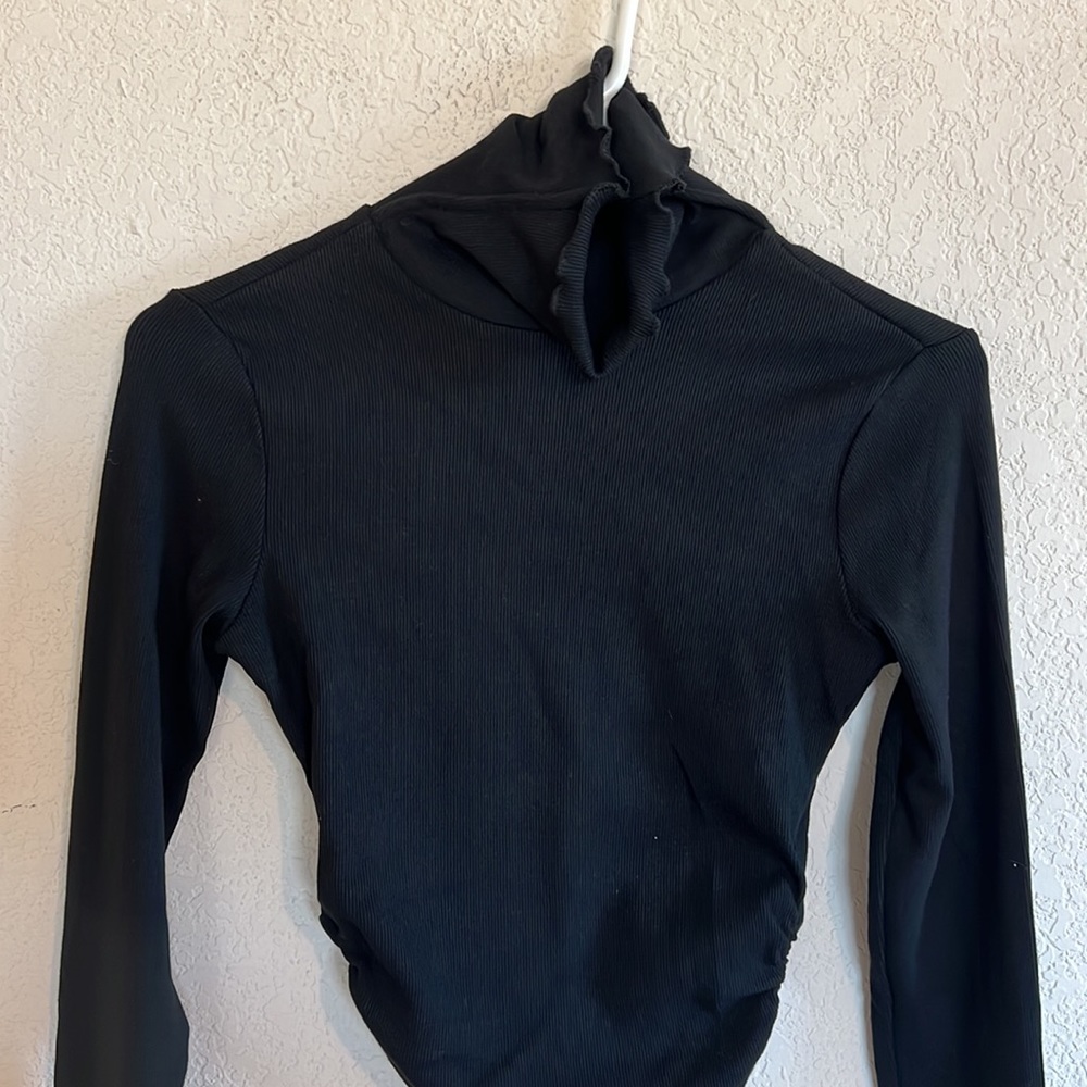 Lovers + friends BELEN TOP black turtle neck knite - Picture 3 of 8